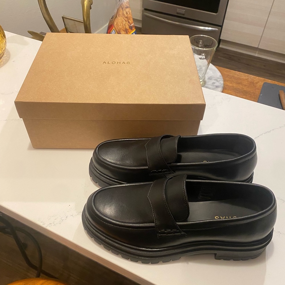 NIB Alohas Loafer